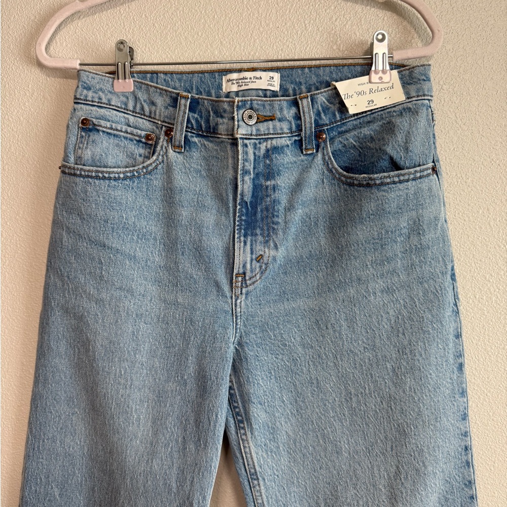Abercrombie & Fitch 90s Relaxed High Rise Jean 29R